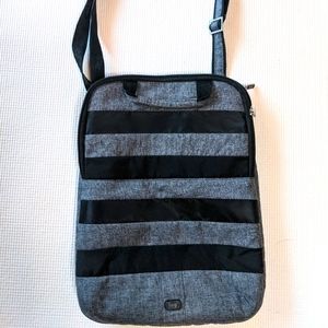 Lug Slider Laptop Pouch EUC